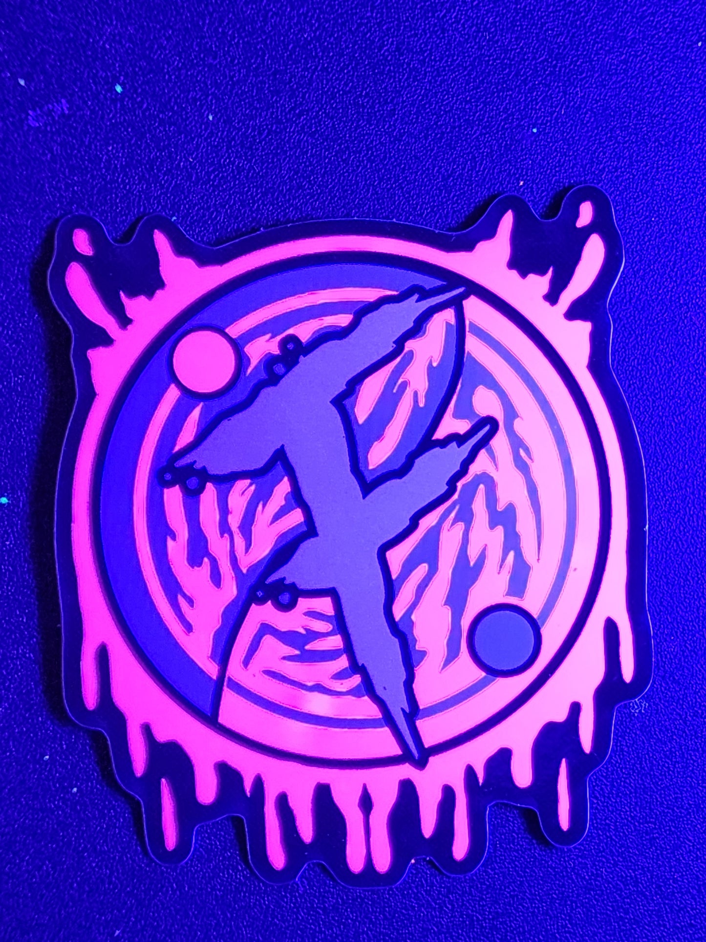 FACADE #FsUP UV reactive sticker